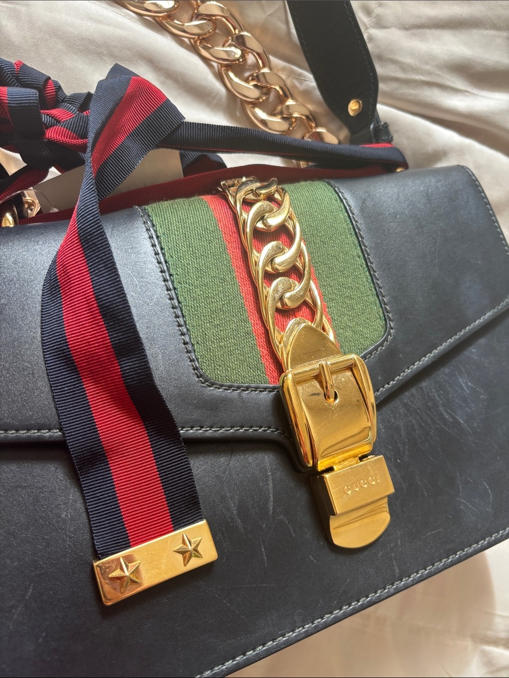 Gucci Sylvie Black Leather Shoulder Bag with Gold Chain and Red-Green Accent - Picture 14 of 17